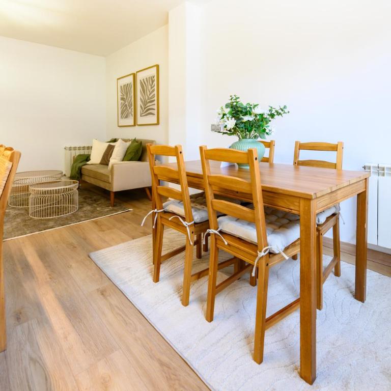 HMA121B - Amplio Piso 2 dormitorios y 2 baños en Ciudad Lineal, Madrid - Alquiler temporal - Two-Bedroom Apartment - 47