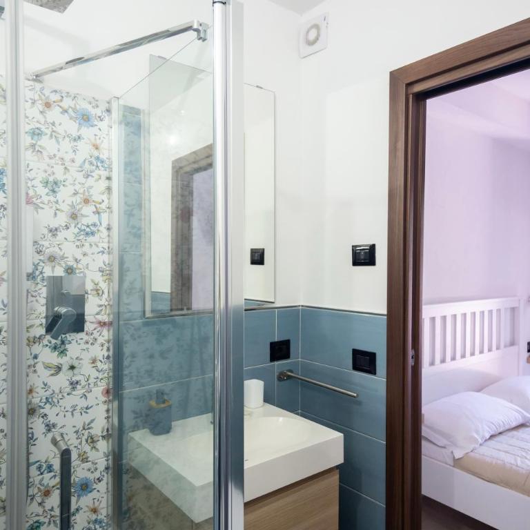 Zenia Rooms - Camera Matrimoniale Piccola - 2