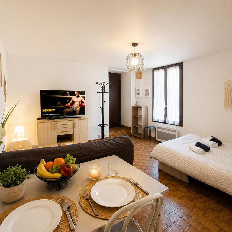Studio des Abeilles - Centre, Parking & Vue - Studio - Vue sur Montagne - 1