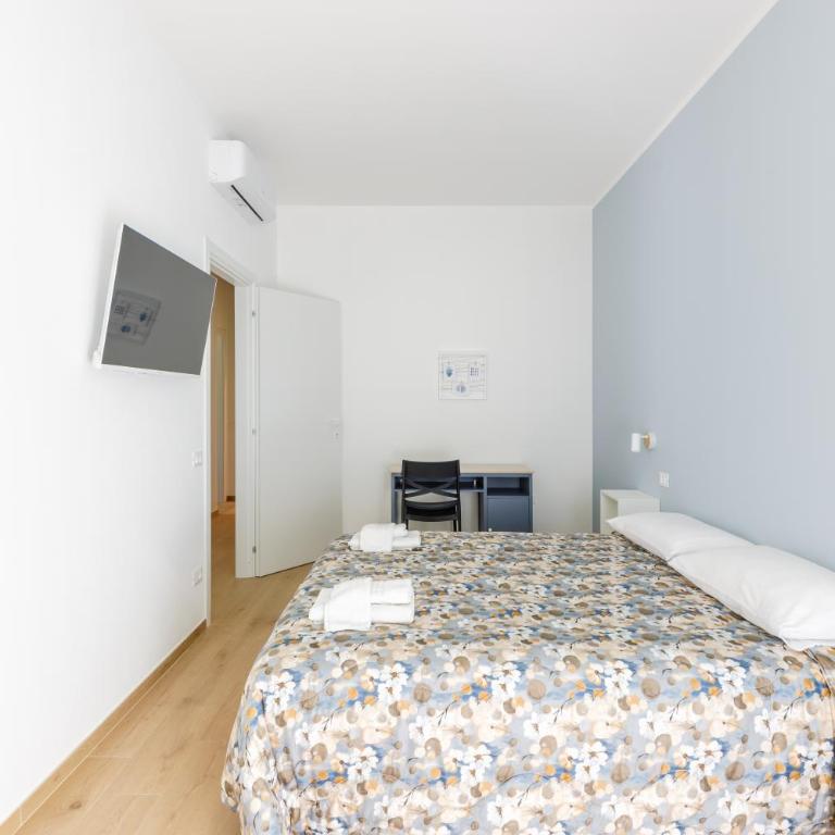 Residence Campo Dei Fiori Free Parking and WiFi - Appartamento Premium con 3 Camere da Letto e Balcone - 18