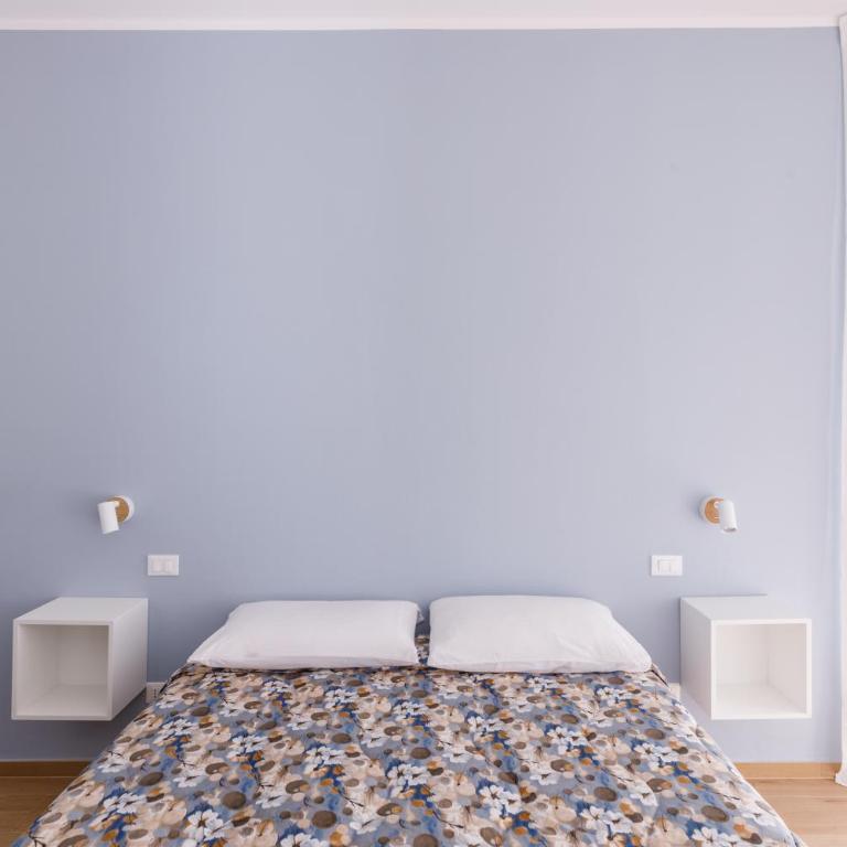 Residence Campo Dei Fiori Free Parking and WiFi - Appartamento Premium con 3 Camere da Letto e Balcone - 20
