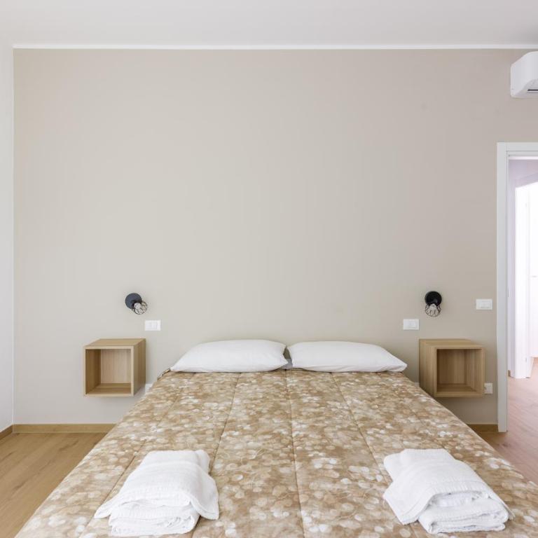 Residence Campo Dei Fiori Free Parking and WiFi - Appartamento Premium con 3 Camere da Letto e Balcone - 28