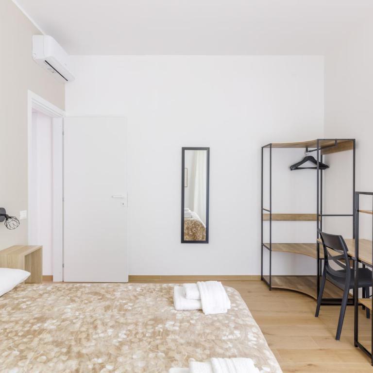 Residence Campo Dei Fiori Free Parking and WiFi - Appartamento Premium con 3 Camere da Letto e Balcone - 29