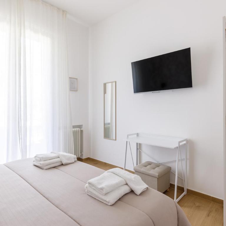 Residence Campo Dei Fiori Free Parking and WiFi - Appartamento Premium con 3 Camere da Letto e Balcone - 33