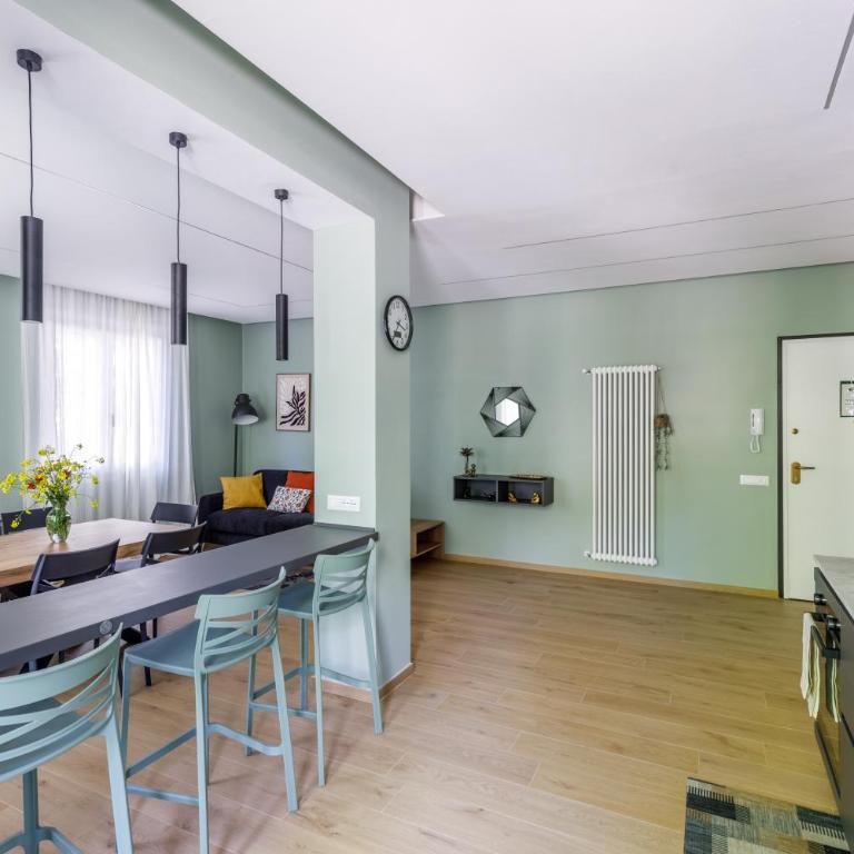 Residence Campo Dei Fiori Free Parking and WiFi - Appartamento Premium con 3 Camere da Letto e Balcone - 47