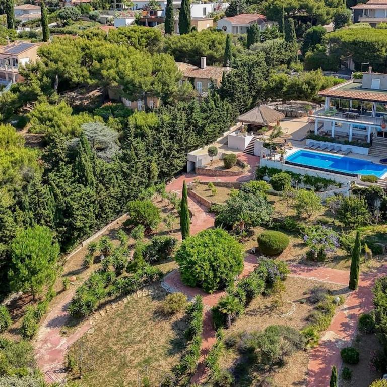 Location de Villa Sanary Sur Mer Piscine et Jardin Vue Mer Panoramique - Villa 1 Chambre - 6