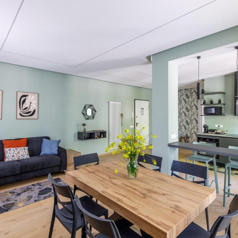 Residence Campo Dei Fiori Free Parking and WiFi - Appartamento Premium con 3 Camere da Letto e Balcone - 12