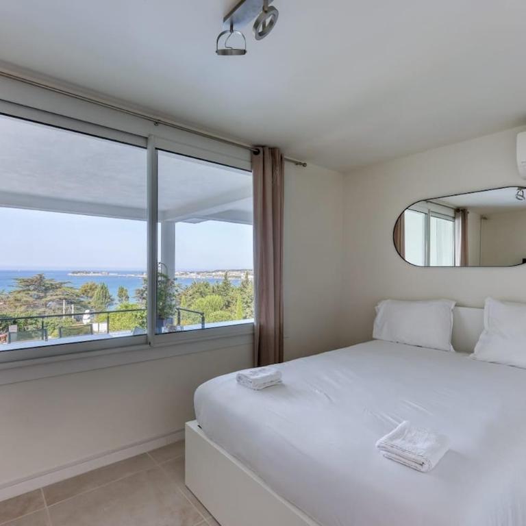 Location de Villa Sanary Sur Mer Piscine et Jardin Vue Mer Panoramique - Villa 1 Chambre - 10