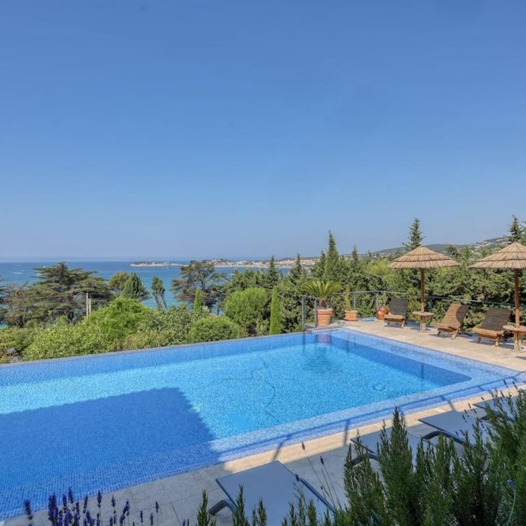 Location de Villa Sanary Sur Mer Piscine et Jardin Vue Mer Panoramique - Villa 1 Chambre - 17
