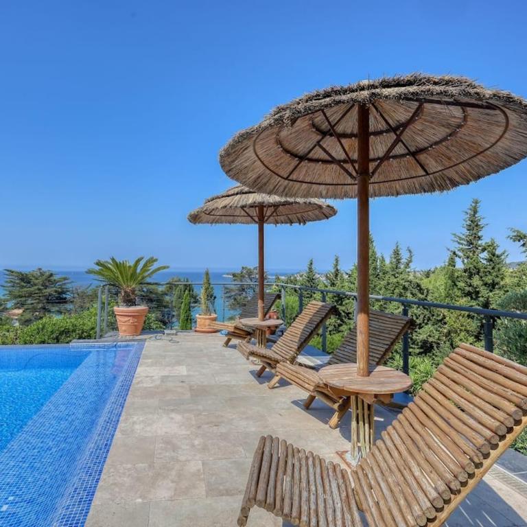 Location de Villa Sanary Sur Mer Piscine et Jardin Vue Mer Panoramique - Villa 1 Chambre - 30