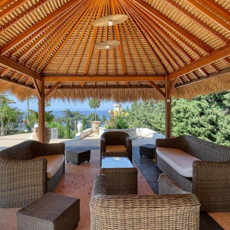 Location de Villa Sanary Sur Mer Piscine et Jardin Vue Mer Panoramique - Villa 1 Chambre - 32