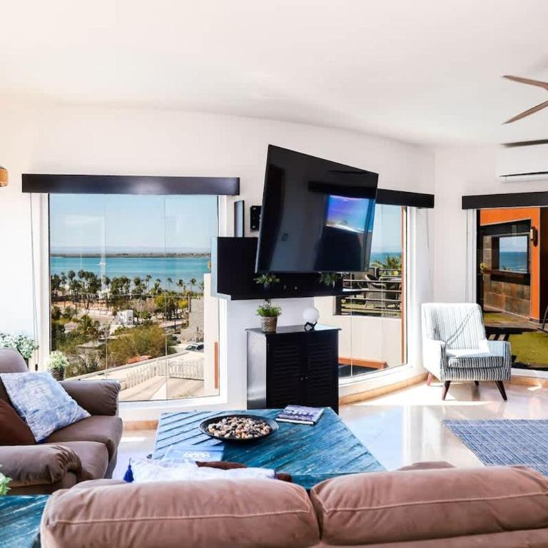 Oceanview 4BR Retreat steps from Malecon in La Paz - Apartment - 1