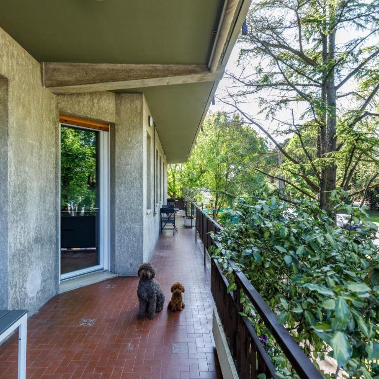 Residence Campo Dei Fiori Free Parking and WiFi - Appartamento Premium con 3 Camere da Letto e Balcone - 9