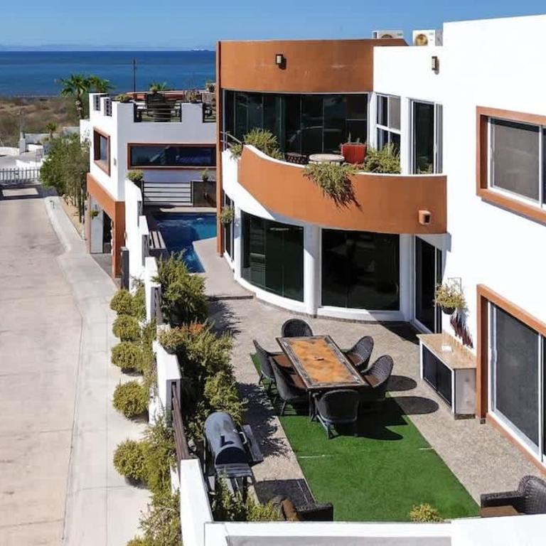 Oceanview 4BR Retreat steps from Malecon in La Paz - Apartment - 34