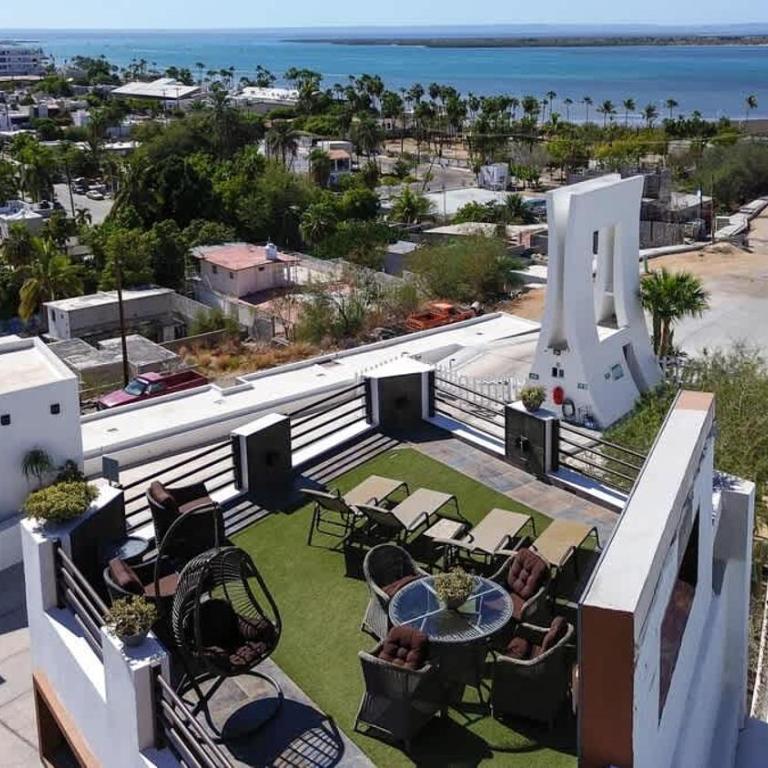Oceanview 4BR Retreat steps from Malecon in La Paz - Apartment - 40