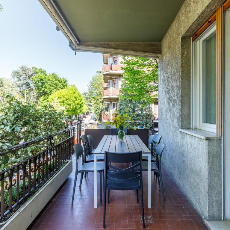 Residence Campo Dei Fiori Free Parking and WiFi - Appartamento Premium con 3 Camere da Letto e Balcone - 62