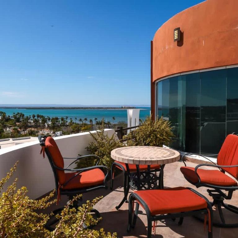 Oceanview 4BR Retreat steps from Malecon in La Paz - Apartment - 49