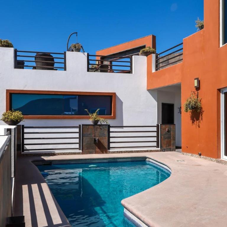 Oceanview 4BR Retreat steps from Malecon in La Paz - Apartment - 56