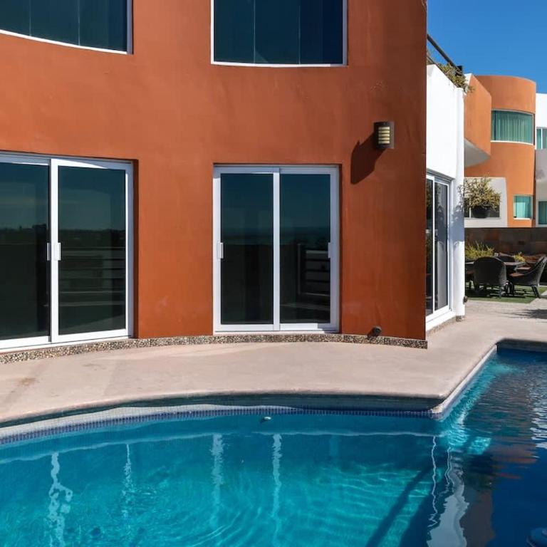 Oceanview 4BR Retreat steps from Malecon in La Paz - Apartment - 57