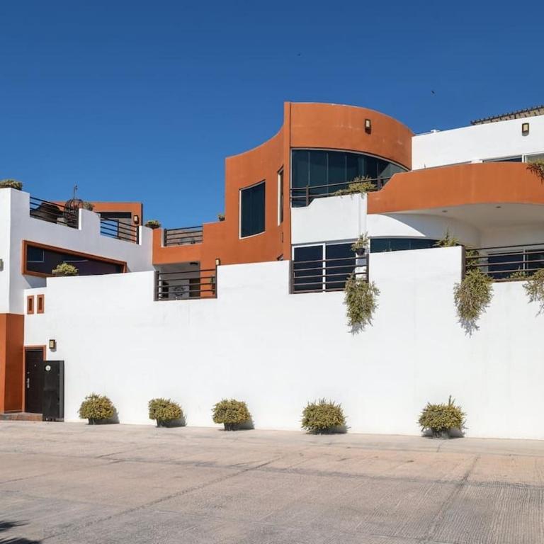Oceanview 4BR Retreat steps from Malecon in La Paz - Apartment - 64