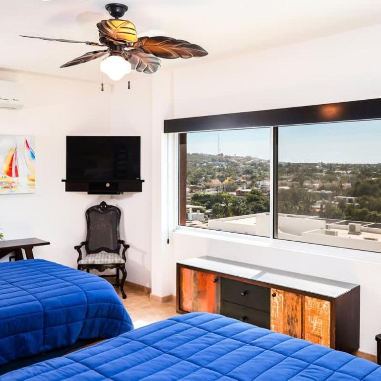 Oceanview 4BR Retreat steps from Malecon in La Paz - Apartment - 71