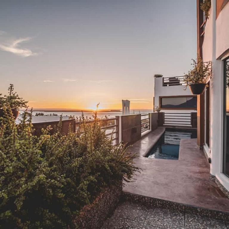 Oceanview 4BR Retreat steps from Malecon in La Paz - Apartment - 82
