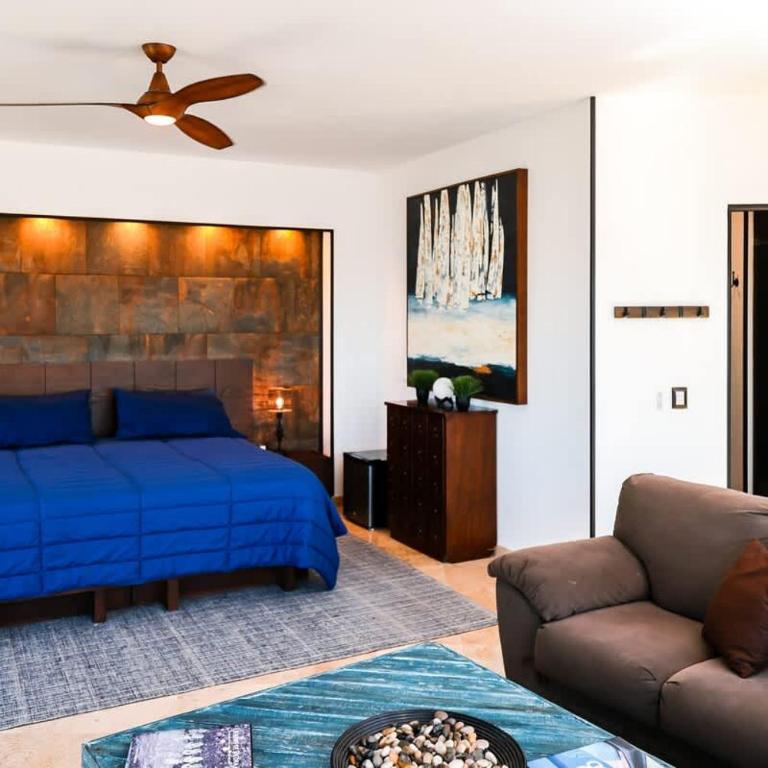 Oceanview 4BR Retreat steps from Malecon in La Paz - Apartment - 84