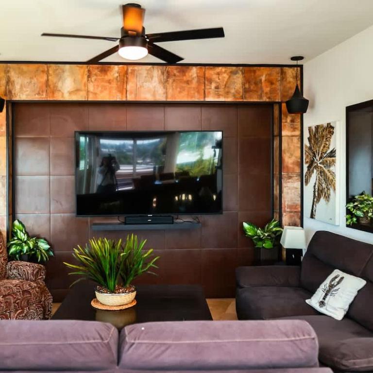 Oceanview 4BR Retreat steps from Malecon in La Paz - Apartment - 87