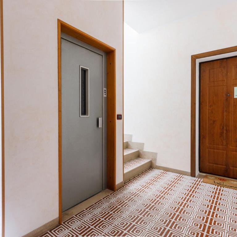 Residence Campo Dei Fiori Free Parking and WiFi - Appartamento Premium con 3 Camere da Letto e Balcone - 67