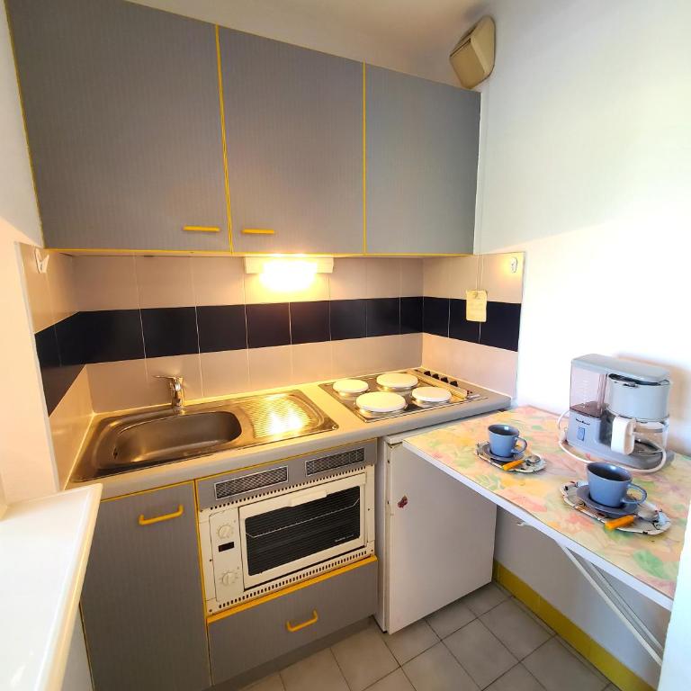 Vittoria Immobilier 2 -REGLEMENT SUR PLACE - chèques vacances acceptés - Studio mit Terrasse - 6