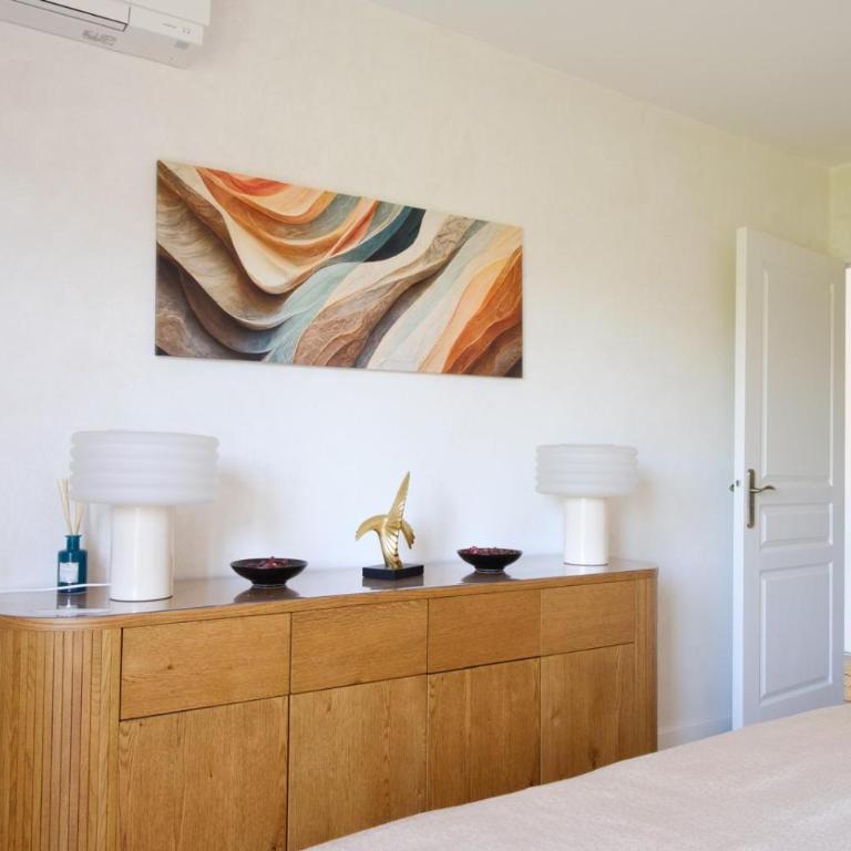 STE MAXIME PARK Coup de Cœur pour Elégant T2 avec Piscine proche centre-ville mer et plage - Apartamento de 1 dormitorio con terraza - 29