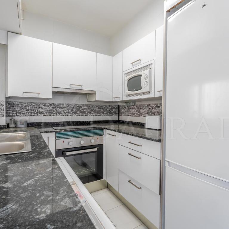 Van gogh - Two-Bedroom Deluxe Apartment with Balcony - 14