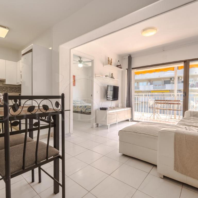 Van gogh - Two-Bedroom Deluxe Apartment with Balcony - 5