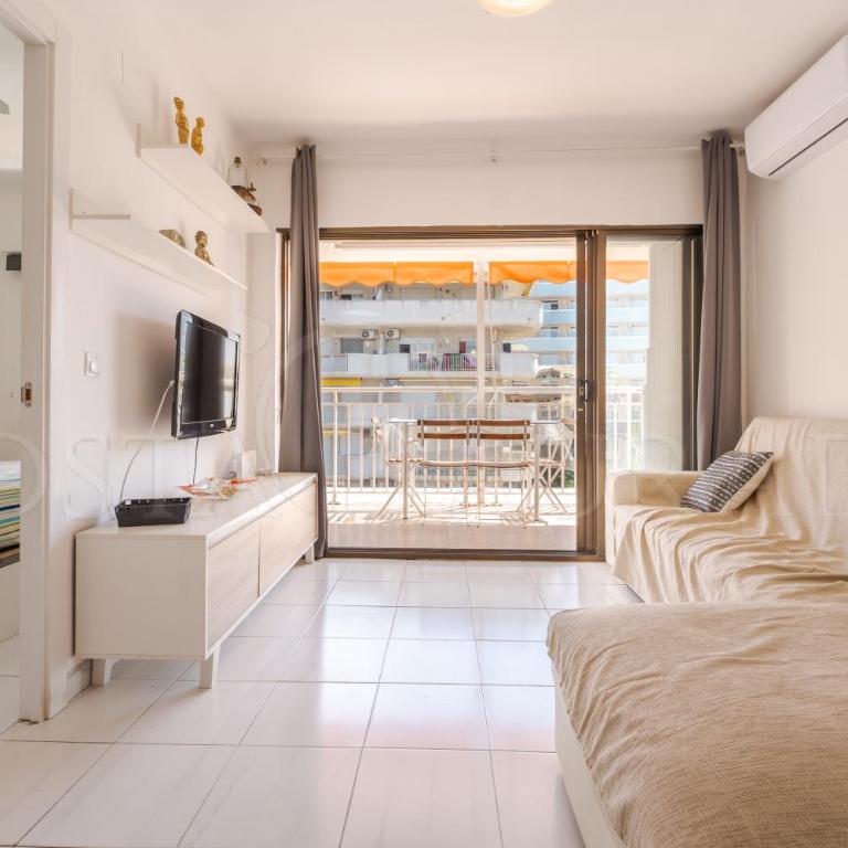 Van gogh - Two-Bedroom Deluxe Apartment with Balcony - 3