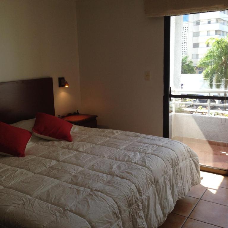 Departamento como y Accesible Equipetrol Norte - Two-Bedroom Apartment - 6
