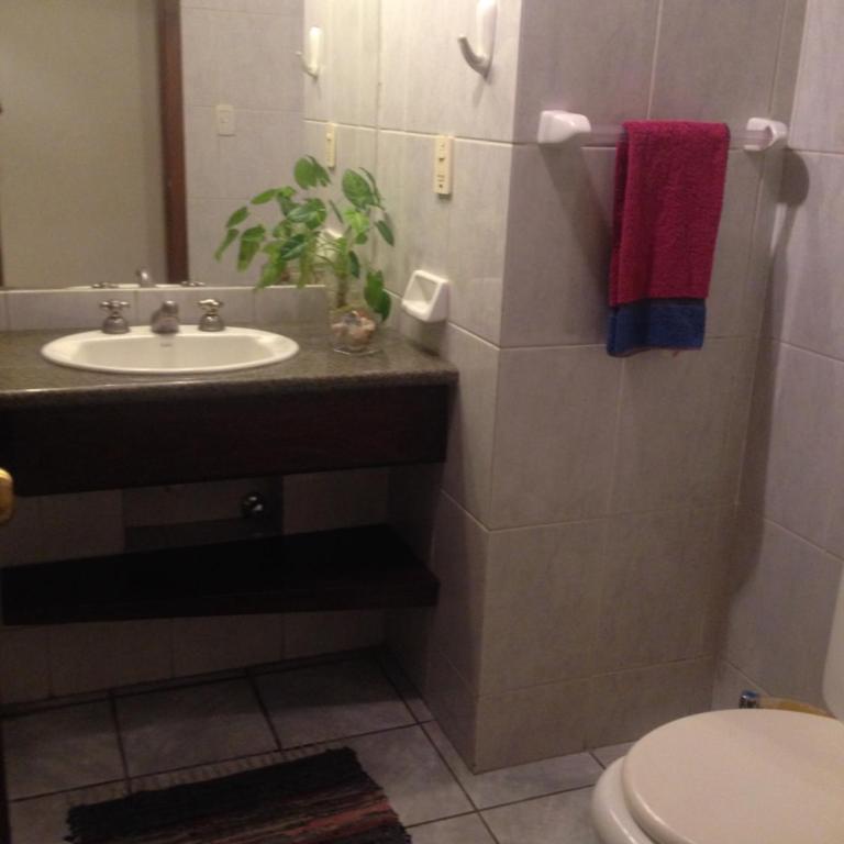 Departamento como y Accesible Equipetrol Norte - Two-Bedroom Apartment - 14