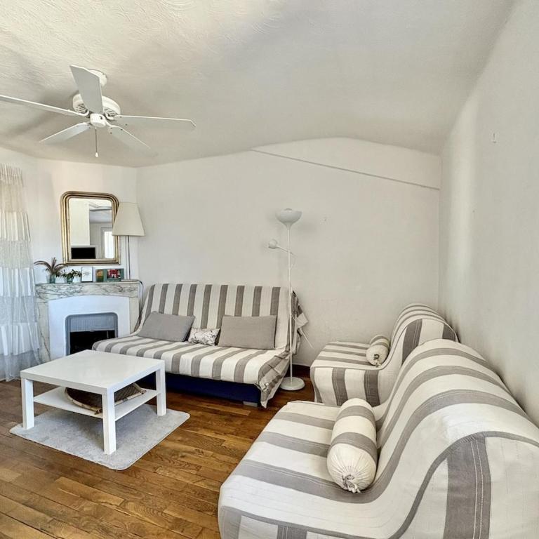 Appartement F1 plein centre de Saint-Raphaël, vue mer, 50m de la plage - Appartamento con 1 Camera da Letto - 4