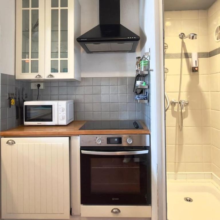 Appartement F1 plein centre de Saint-Raphaël, vue mer, 50m de la plage - Appartamento con 1 Camera da Letto - 9