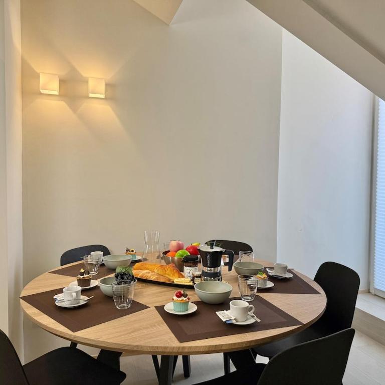 Porta Venezia Three Bedroom Loft - Appartamento Premium con 3 Camere da Letto e Balcone - 10