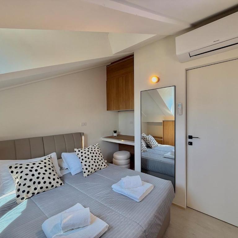 Porta Venezia Three Bedroom Loft - Appartamento Premium con 3 Camere da Letto e Balcone - 12
