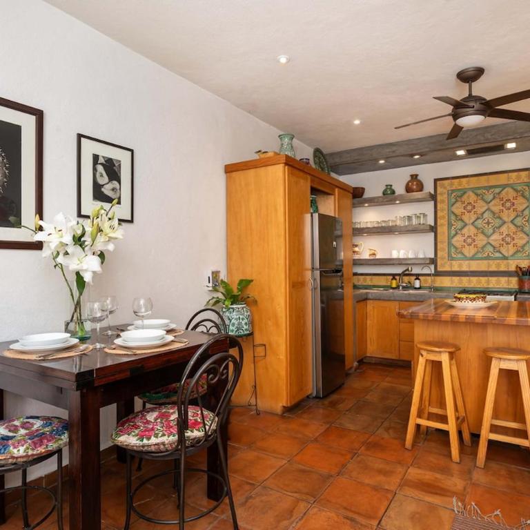 Casa Laura, Architectural Gem with Rooftop Views - Casa de 2 dormitorios - 16