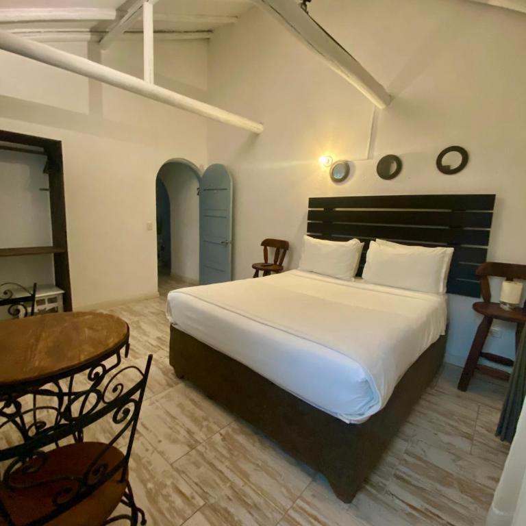 HOTEL BOUTIQUE Santa Helena - Habitación Doble Deluxe con cama supletoria - 5
