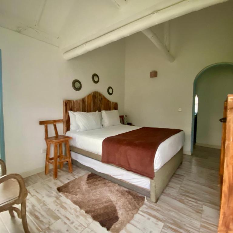 HOTEL BOUTIQUE Santa Helena - Deluxe Double Room with Extra Bed - 19