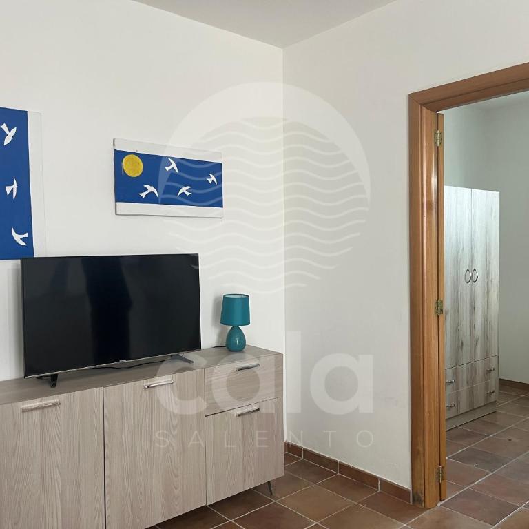 Villino Valeria - Spiaggia a 10 m By Cala Salento - Three-Bedroom Apartment - 10