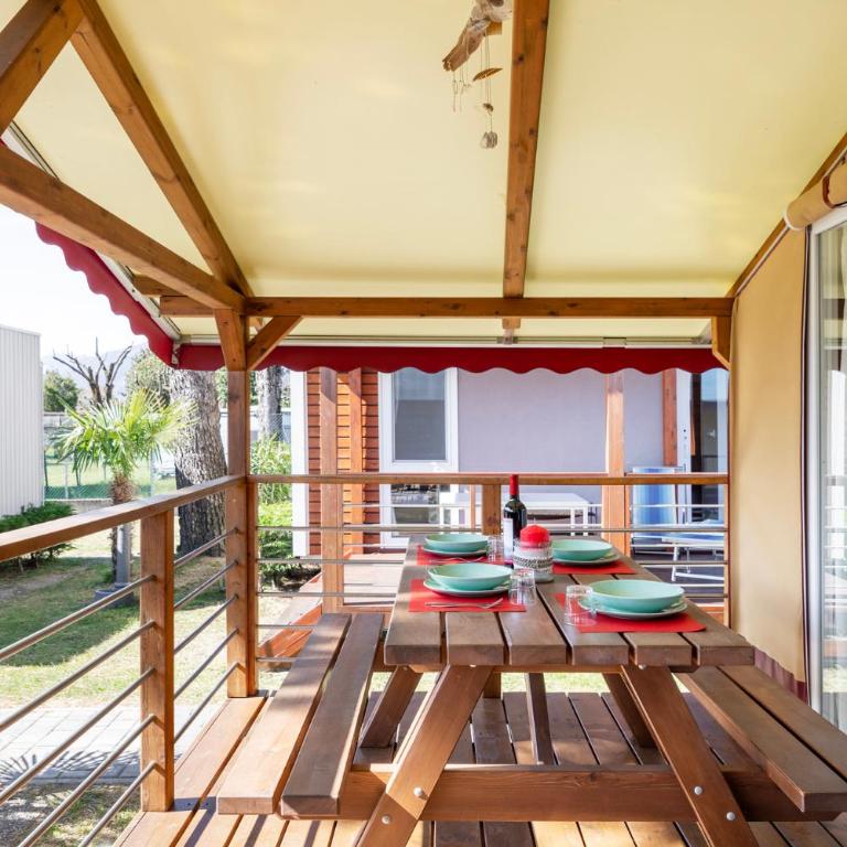 Glamping Italia 90 Mobilhomes & Lodges - Chalet Familiare - 3