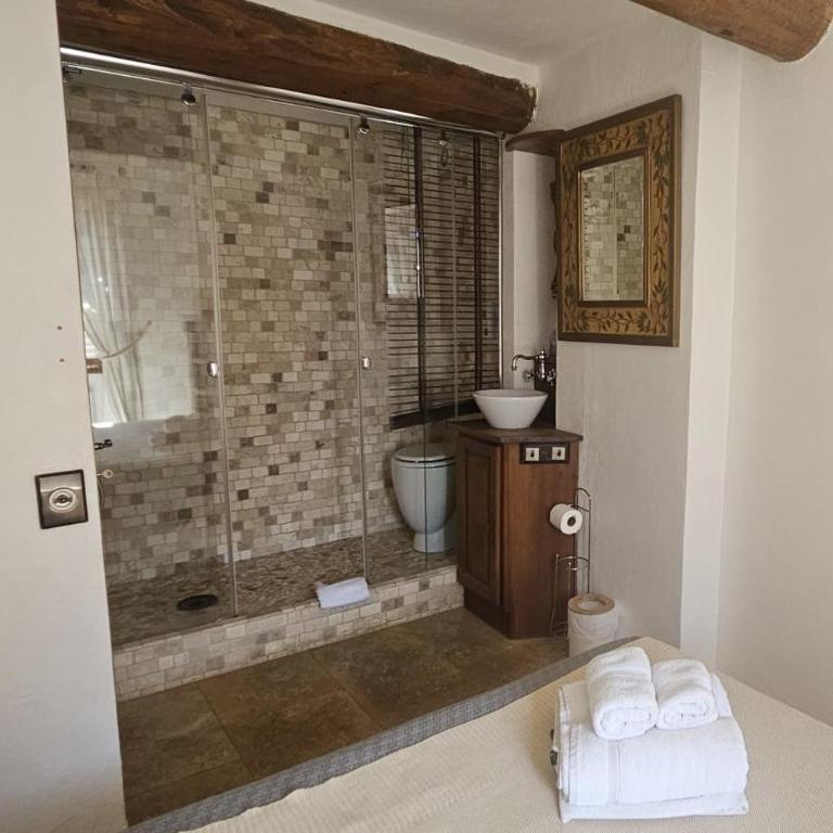 Authentic Old Antibes Duplex with Seaview Terrace - Apartment mit 3 Schlafzimmern - 30