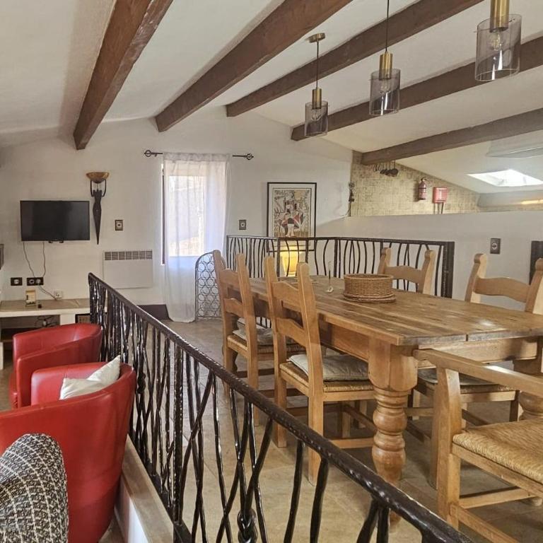 Authentic Old Antibes Duplex with Seaview Terrace - Apartment mit 3 Schlafzimmern - 21