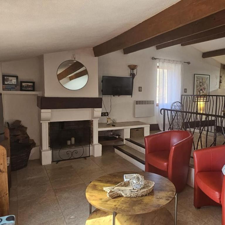 Authentic Old Antibes Duplex with Seaview Terrace - Apartment mit 3 Schlafzimmern - 15