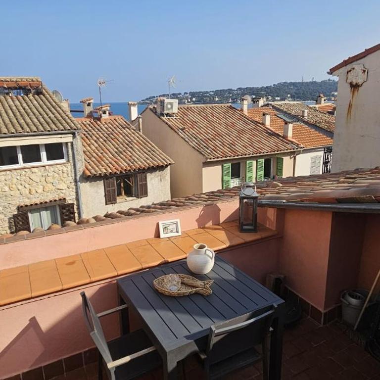 Authentic Old Antibes Duplex with Seaview Terrace - Apartment mit 3 Schlafzimmern - 19