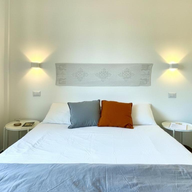 Domus Eura - Locazione Turistica - Double Room with Balcony - 9